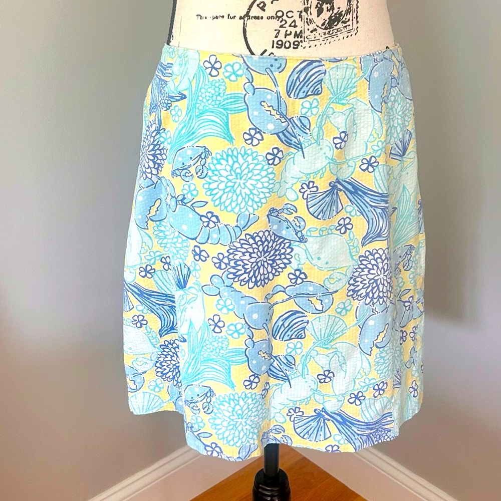 Adorable Lily Pulitzer skirt, tropical, nautical sea print 100% cotton.
Size 6